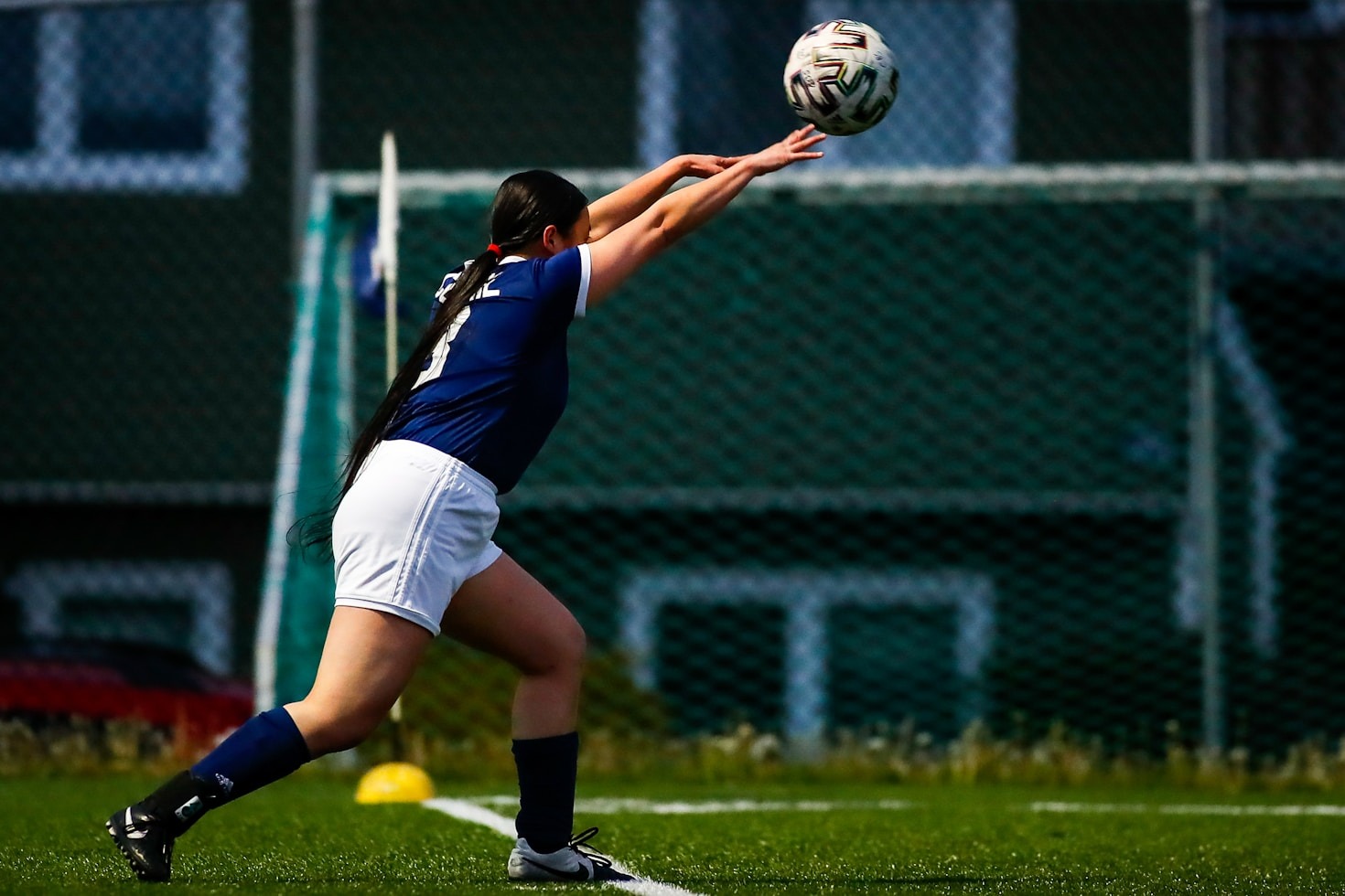 Les défis et succès du football féminin en Algérie